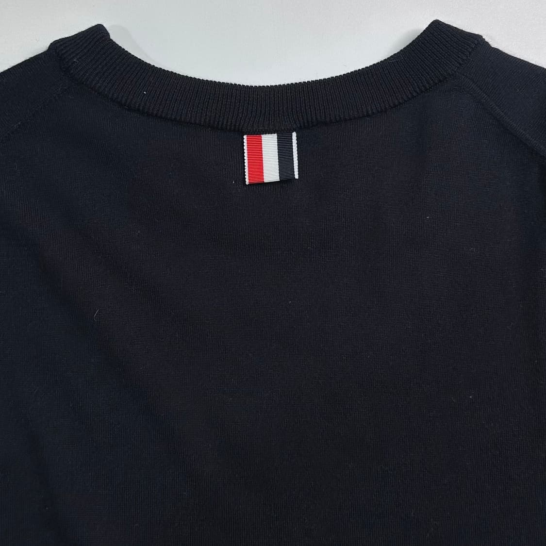 톰브라운 파인메리노울 삼선 니트 상품이미지5