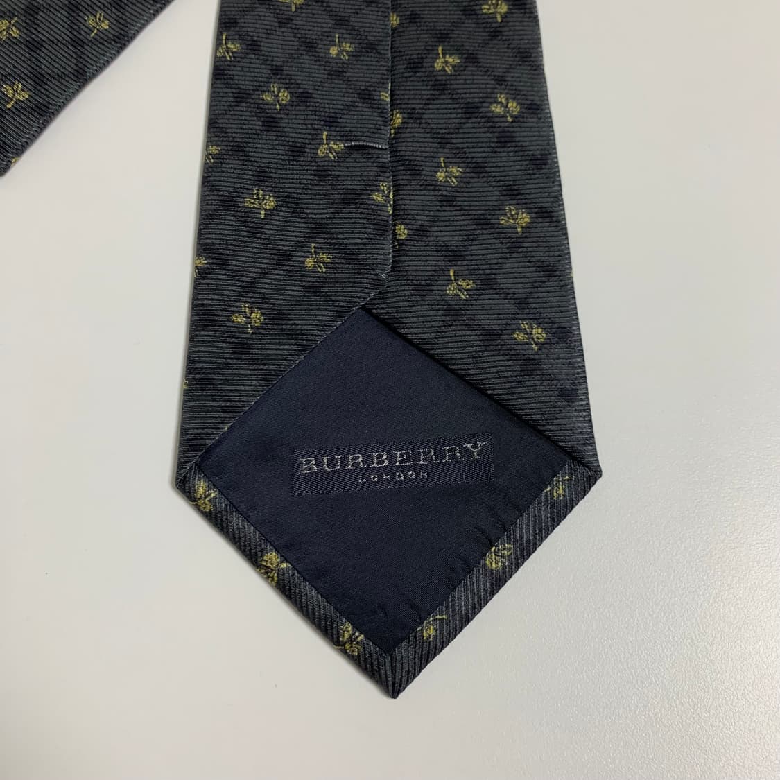 버버리(BURBERRY) 명품넥타이 기하학적패턴 체크 클래식타이 A+ 상품이미지5