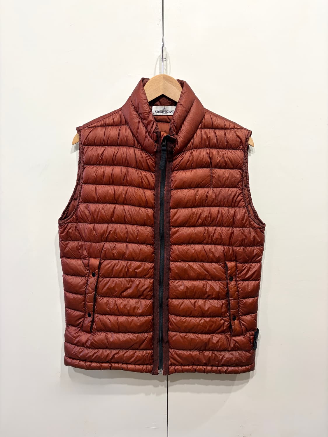 스톤아일랜드 가먼트 다이드 패딩 베스트 상품이미지1