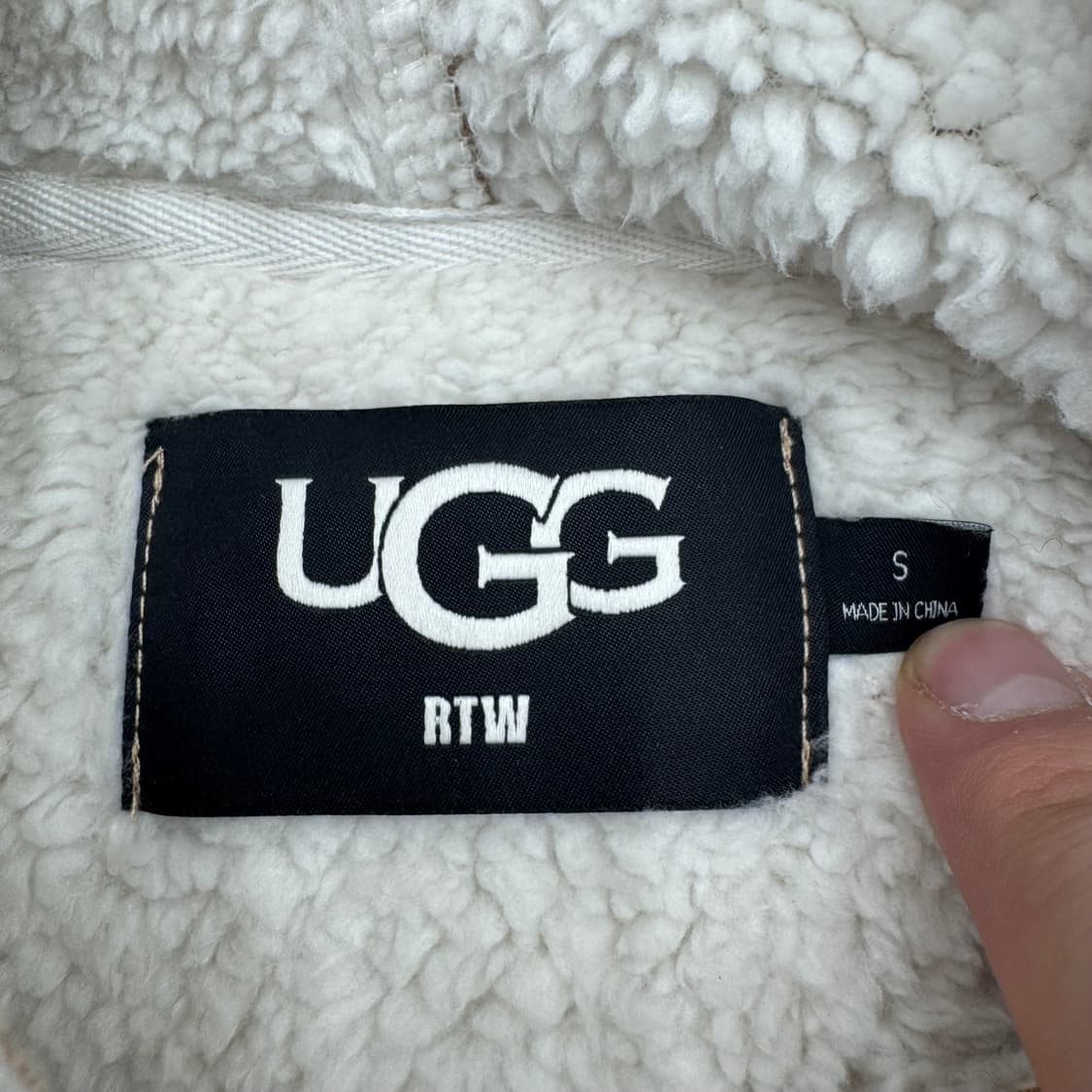 어그 후드티 상품이미지5