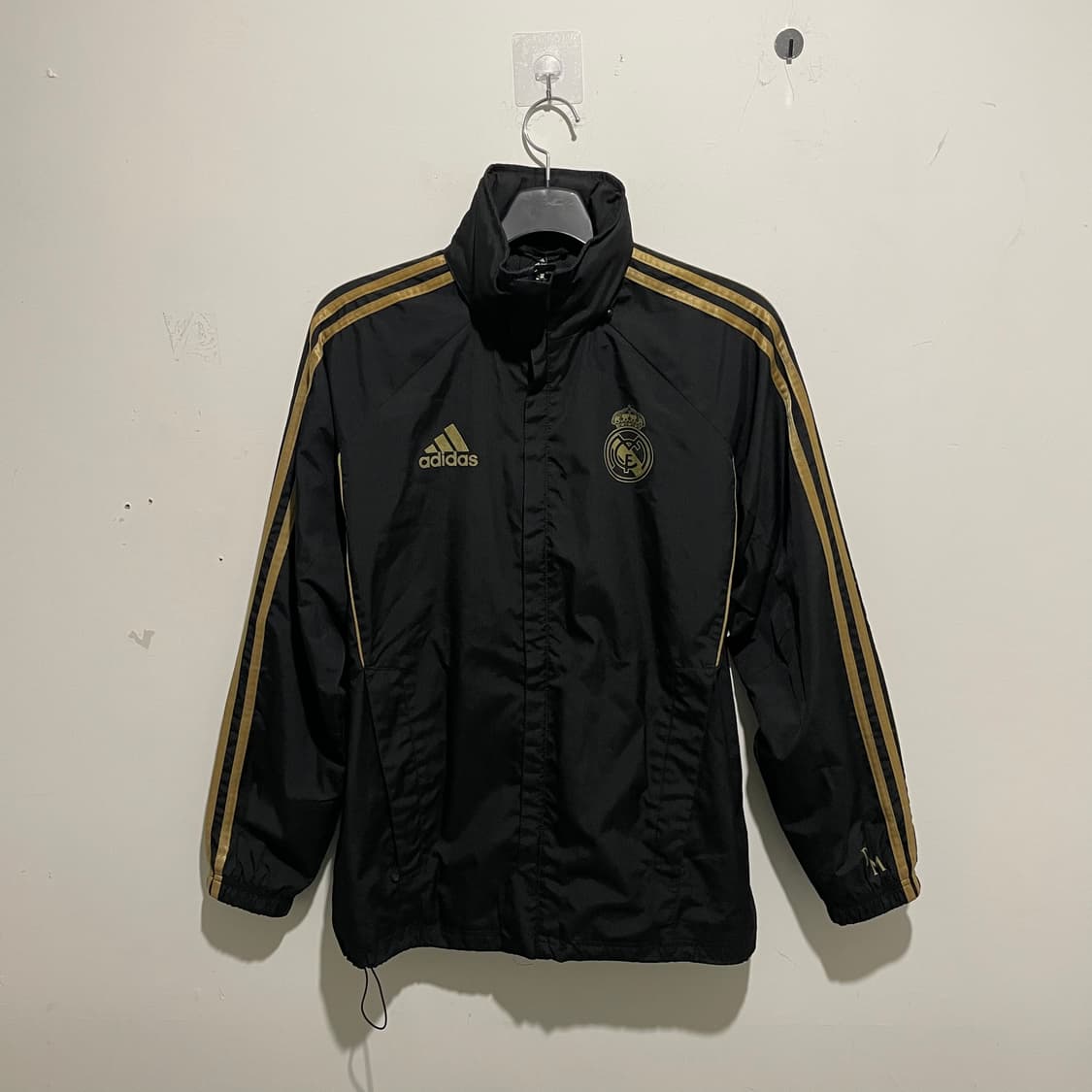아디다스 레알마드리드 바람막이 상품이미지1