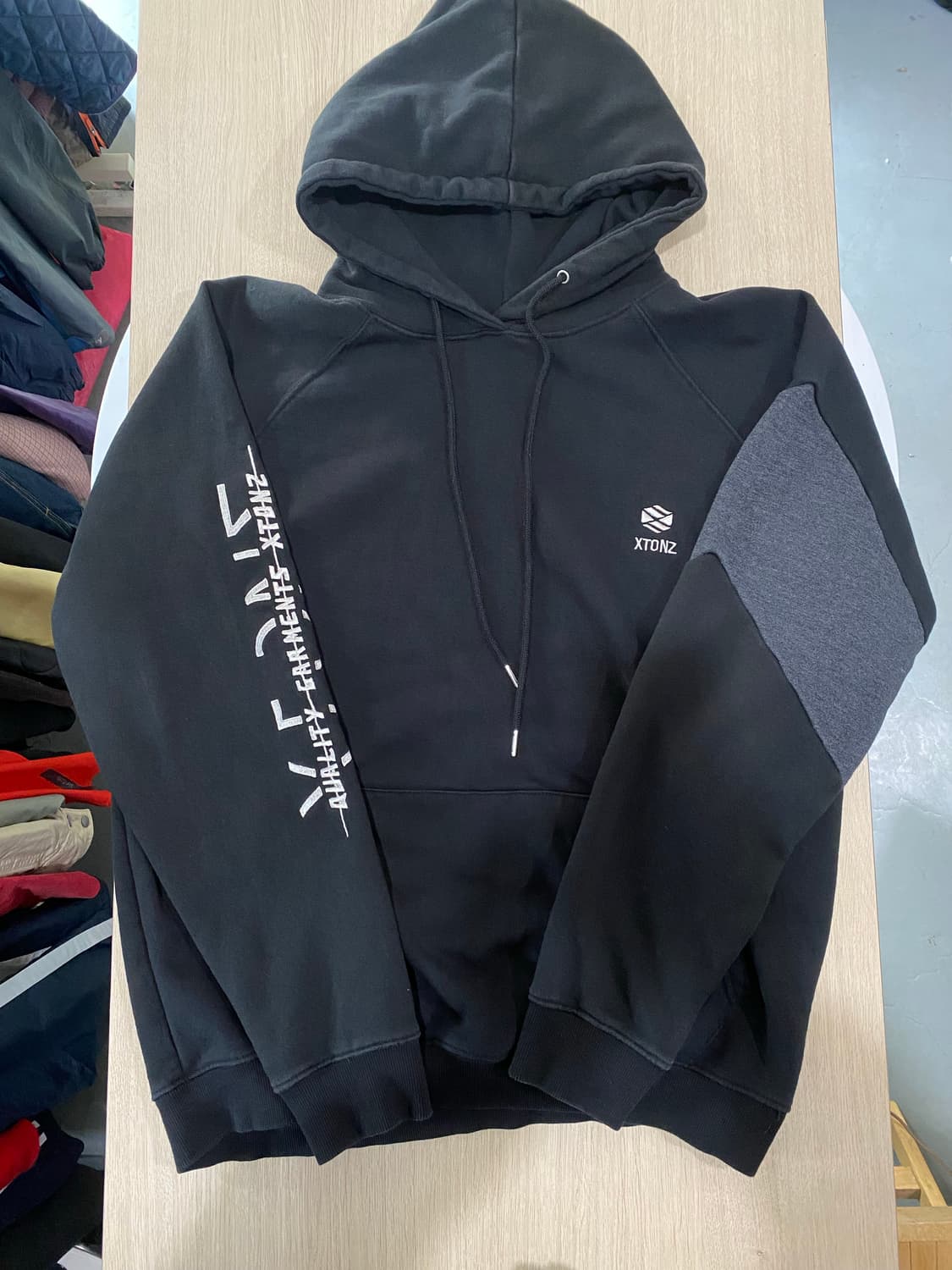 XTONZ 검정색 후드티 (L/오버핏) 상품이미지1