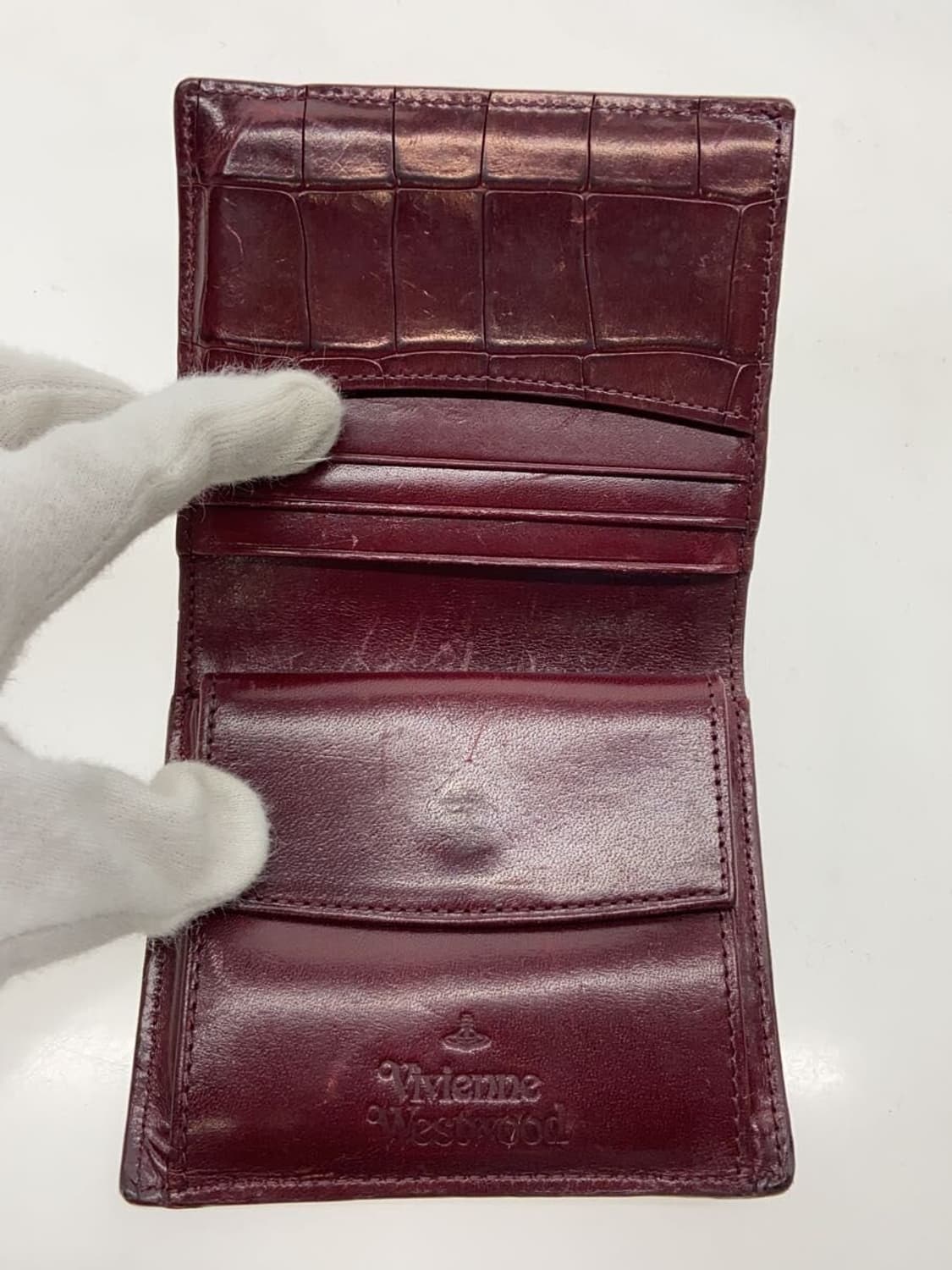 비비안 웨스트우드 크로크형압 레더 지갑 상품이미지4