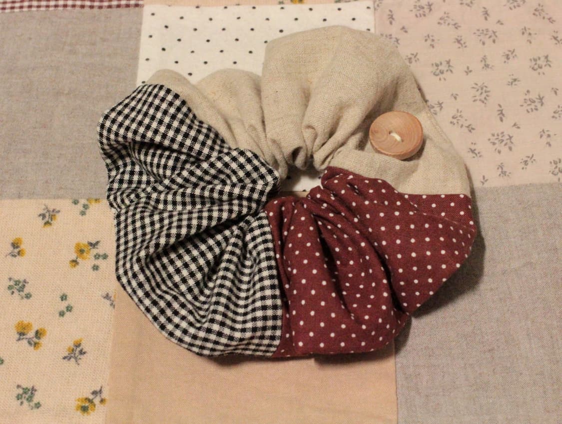 핸드메이드 패치워크 단추 스크런치 상품이미지5