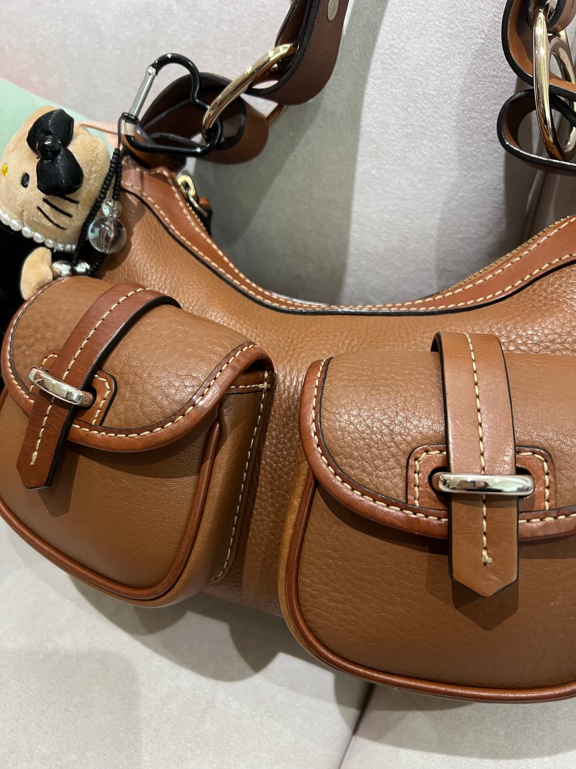 정품 투포켓 가죽숄더백 y2k 카멜브라운 코치 셀린 느낌 키링포함 상품이미지9