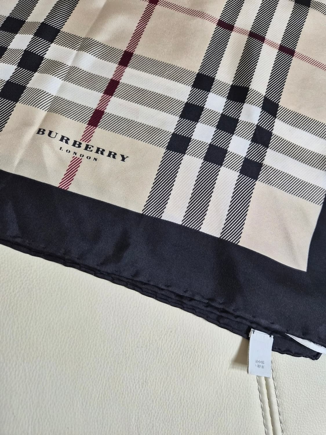 버버리정품 실크스카프 90x90 상품이미지7