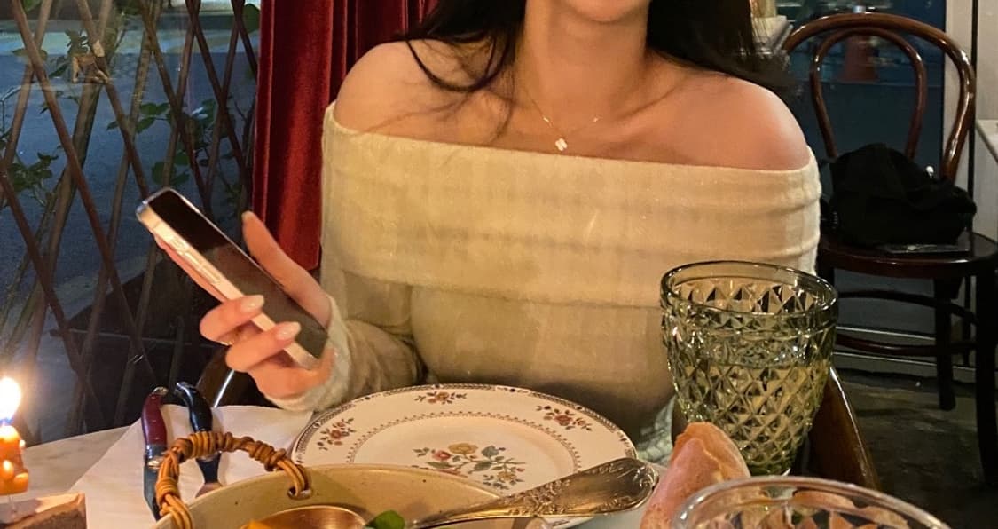 (초희귀매물) 애즈온 글리터 오프숄더 탑 아이보리 상품이미지1