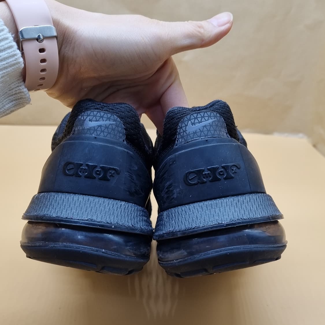 나이키 에어맥스 펄스 블랙 운동화245 상품이미지4