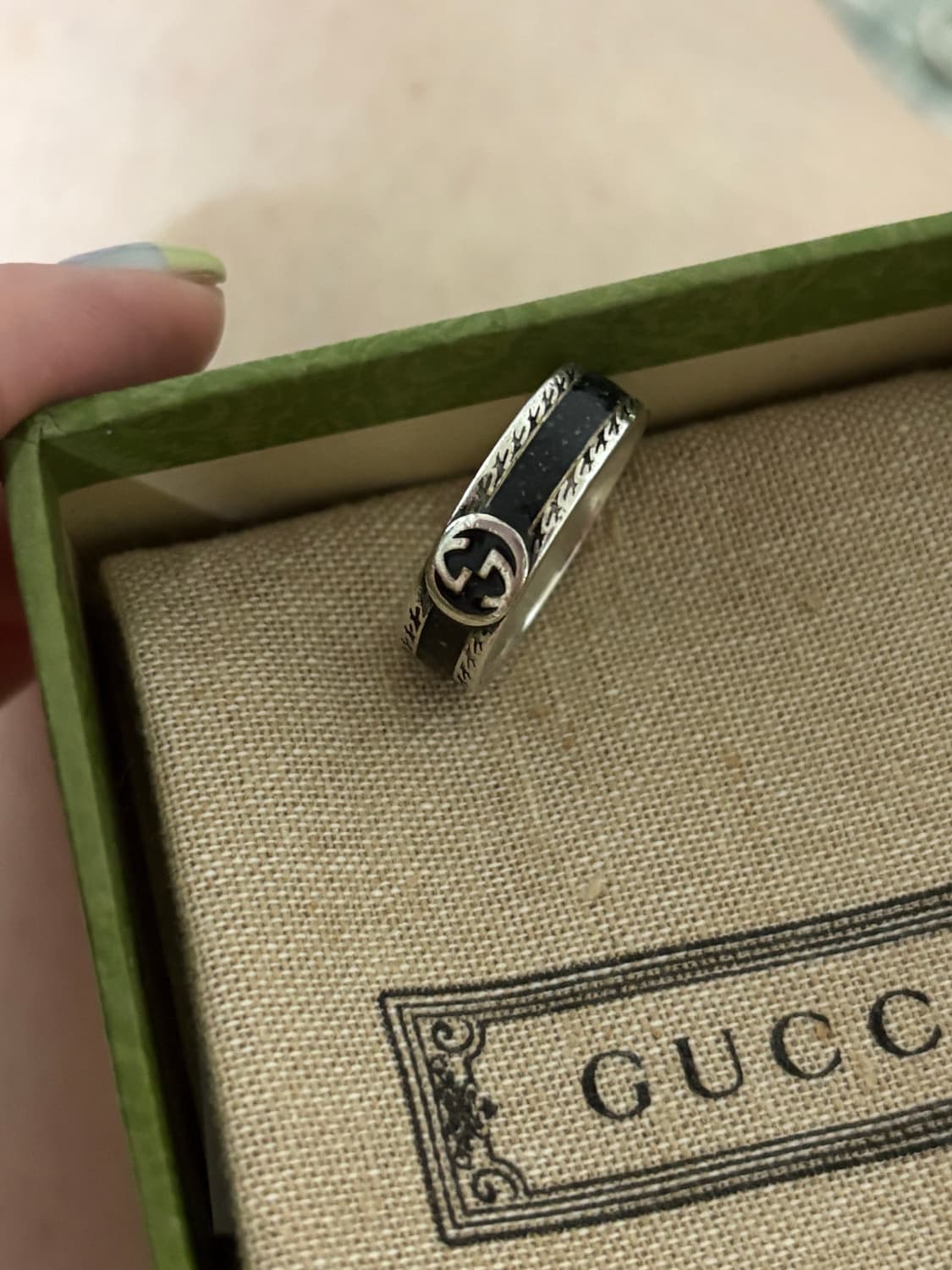 구찌 인터로킹 G 와이드 블랙링 17호 상품이미지2