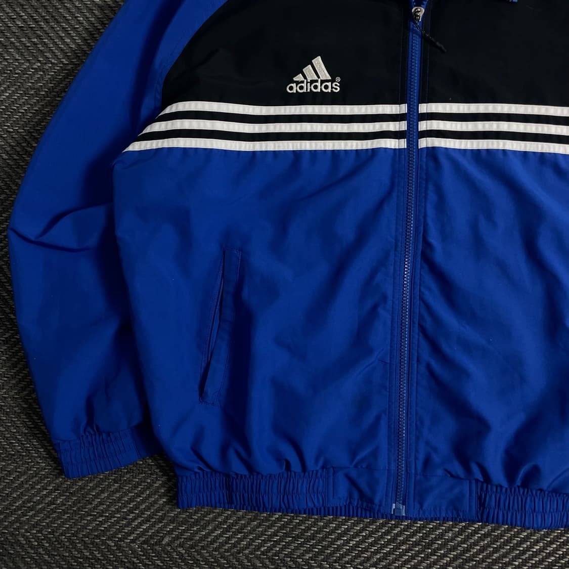 00s 아디다스 올드스쿨 배색 박시핏 바람막이o 3095 상품이미지3