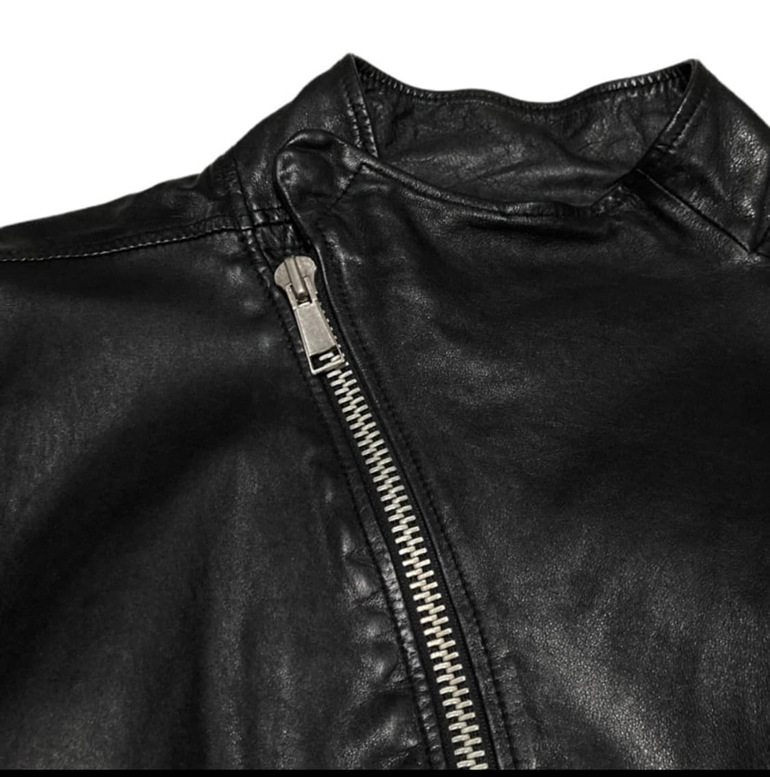릭오웬스맛 양가죽 하이넥 사선 블랙 자켓 상품이미지5