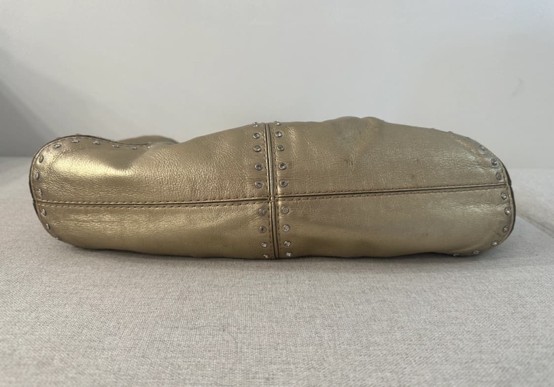 마이클 코어스 아스터 메탈릭 레더 스터드 사첼 백 상품이미지8