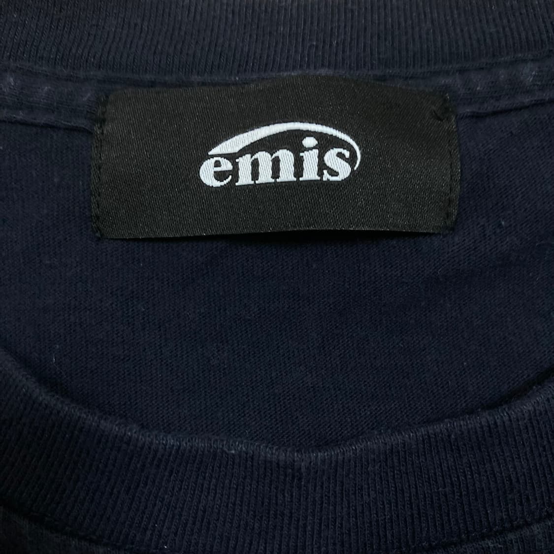 emis 스몰 로고 네이비 미니멀 반팔티 상품이미지3