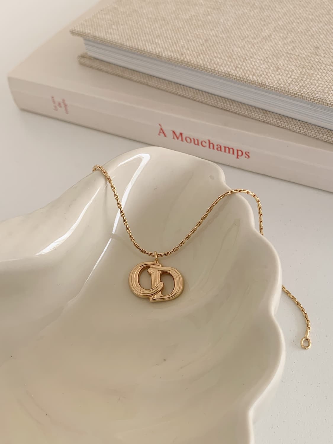 [ 디올 ] 디올 골드 로고 팔찌 상품이미지1