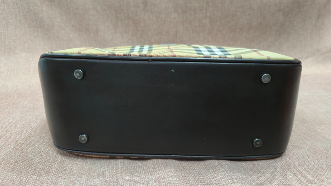 버버리 정품 노바 체크 PVC 토트백 상품이미지6