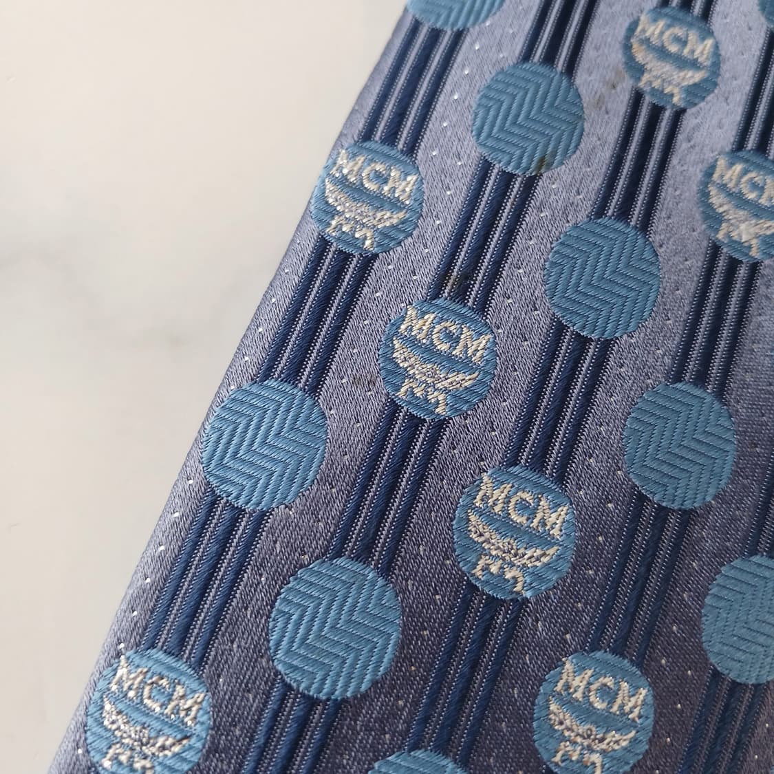 MCM 실크 블루 올오버 로고 넥타이 8.7cm A등급 A19436
 상품이미지9
