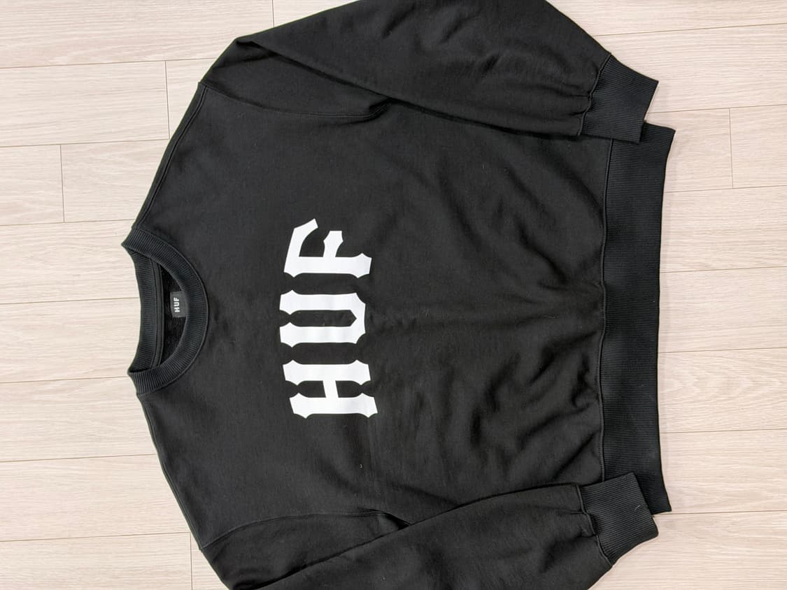 HUF(허프) 로고 맨투맨 블랙 상품이미지1