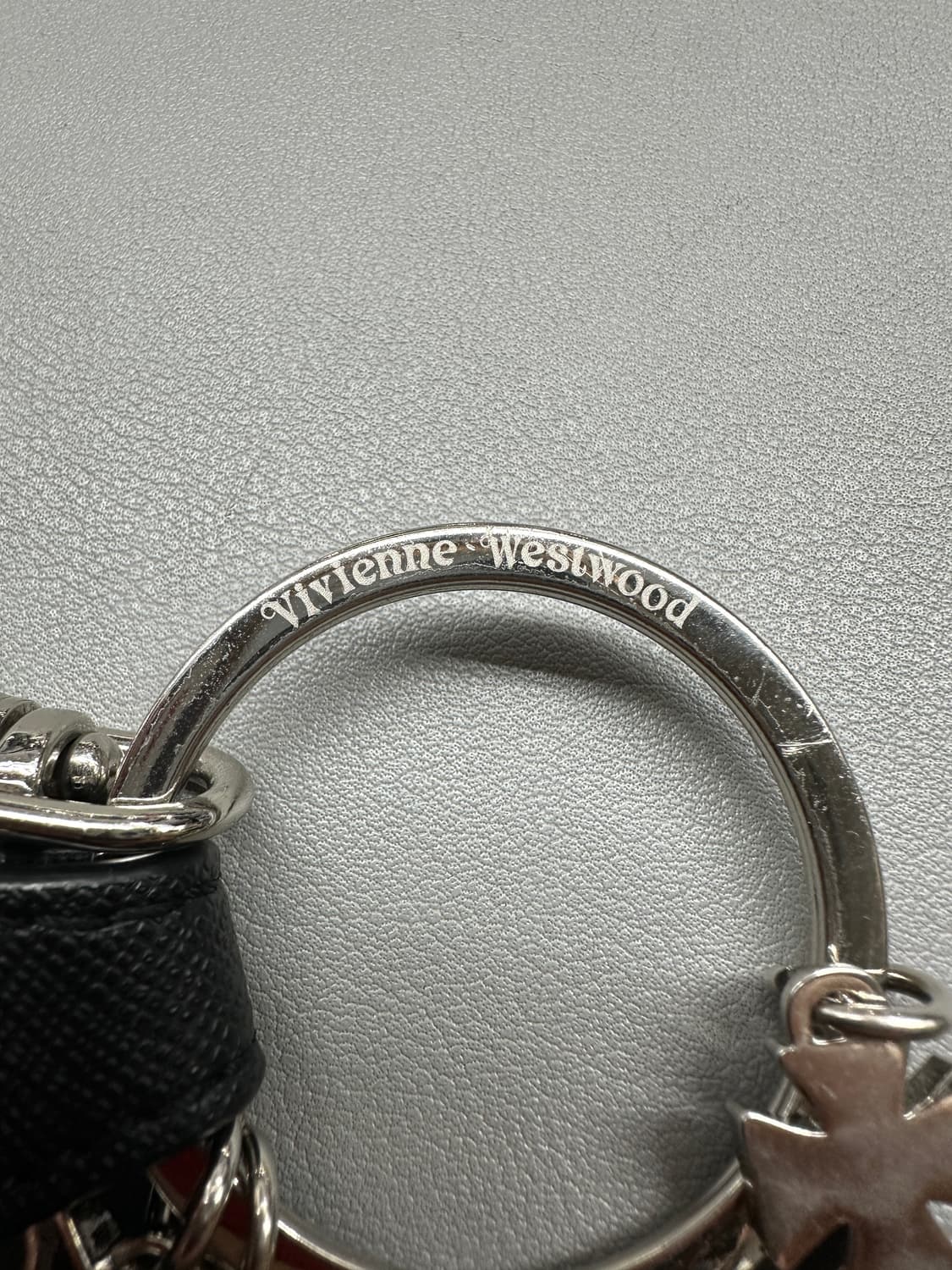 비비안 웨스트우드 사피아노 바이오그린 아이 러브 오브 키링 블랙 상품이미지4