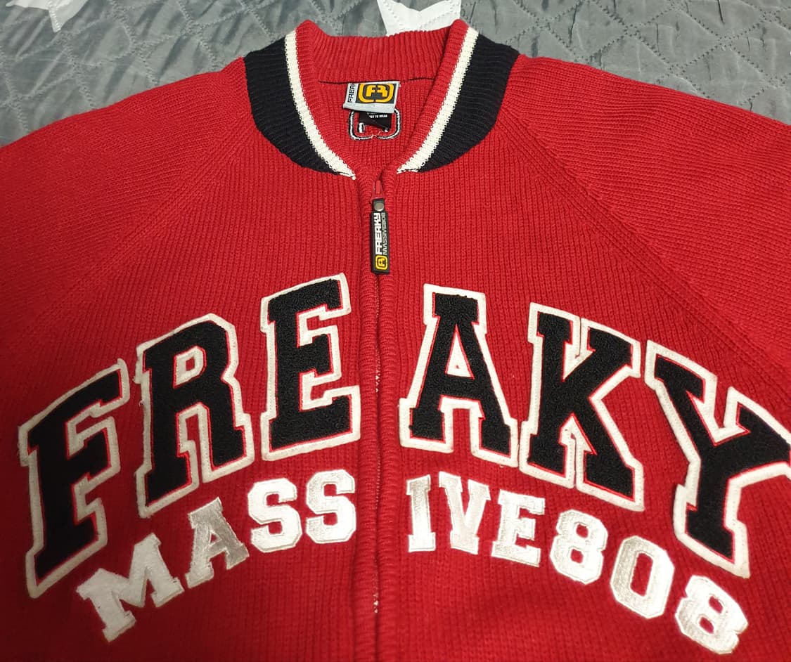 (일본제품) FREAKY MASSIVE 레터링 자수 패치 니트 집업(L) 상품이미지2