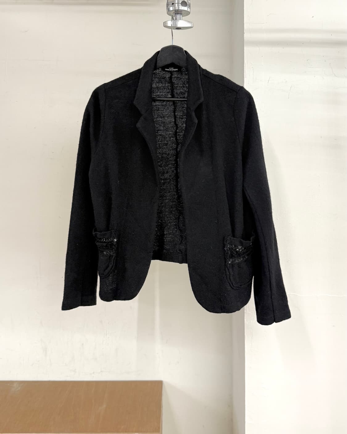 꼼데가르송 트리콧 블랙 스팽글 포켓 오픈 가디건 상품이미지1