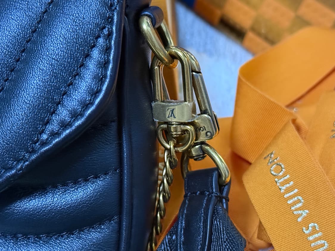 풀박) 루이비통 뉴웨이브 멀티 포쉐트 크로스백 상품이미지4