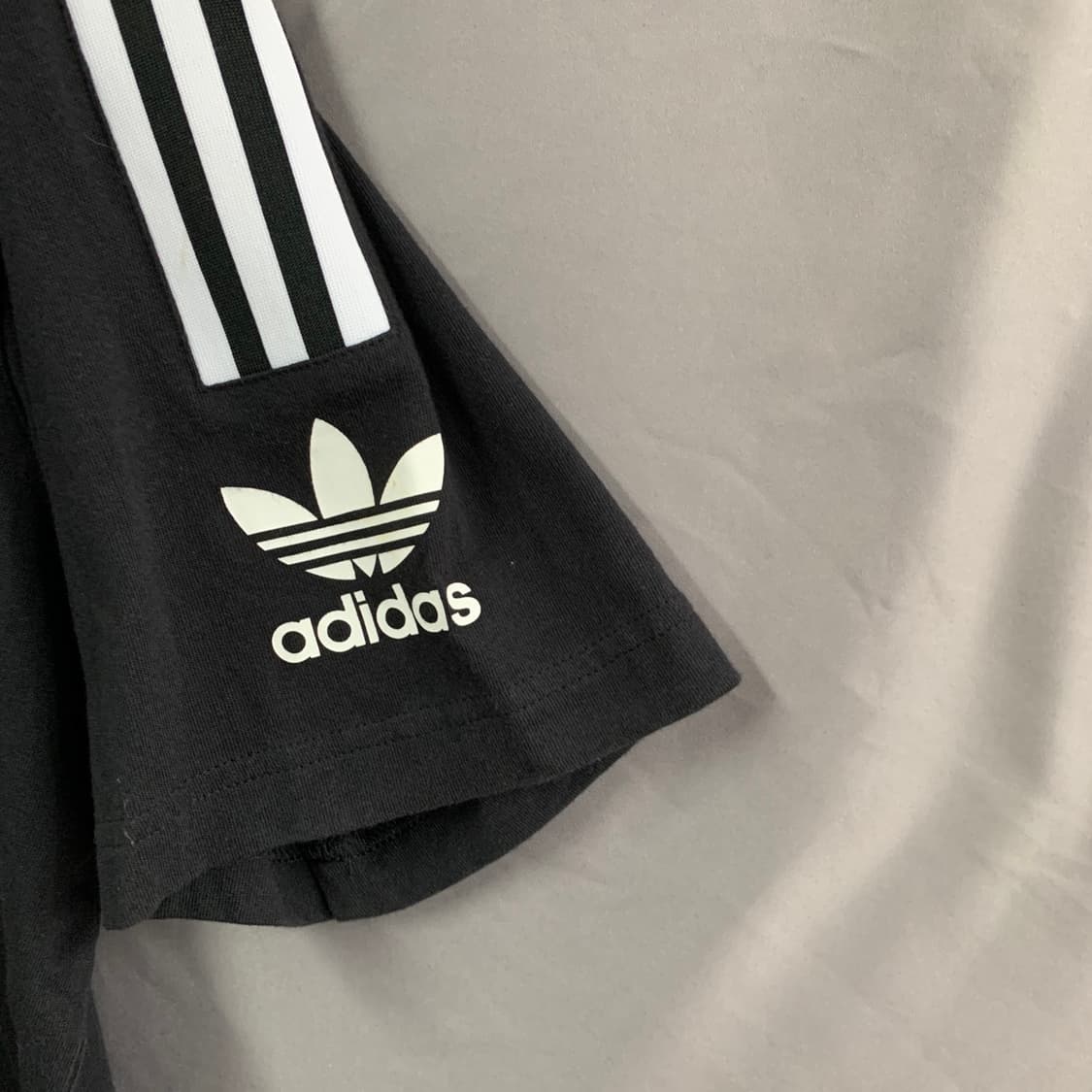 XXL 아디다스 삼선 뉴 아이콘 불꽃 반팔티 상품이미지5