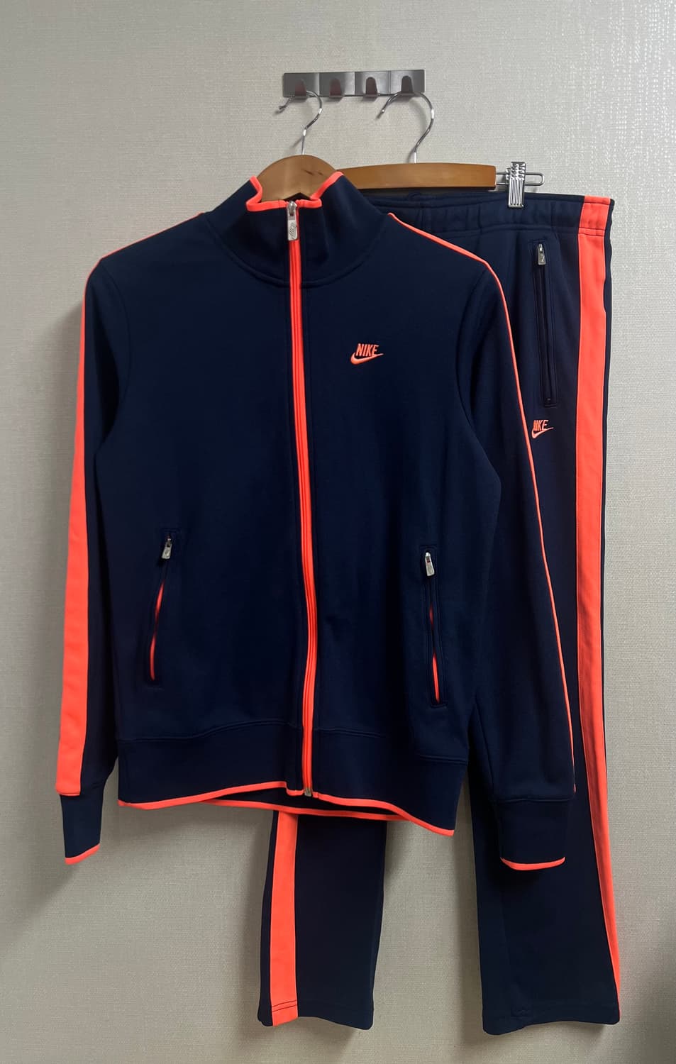 나이키 트레이닝복 세트 네이비/오렌지 상품이미지1