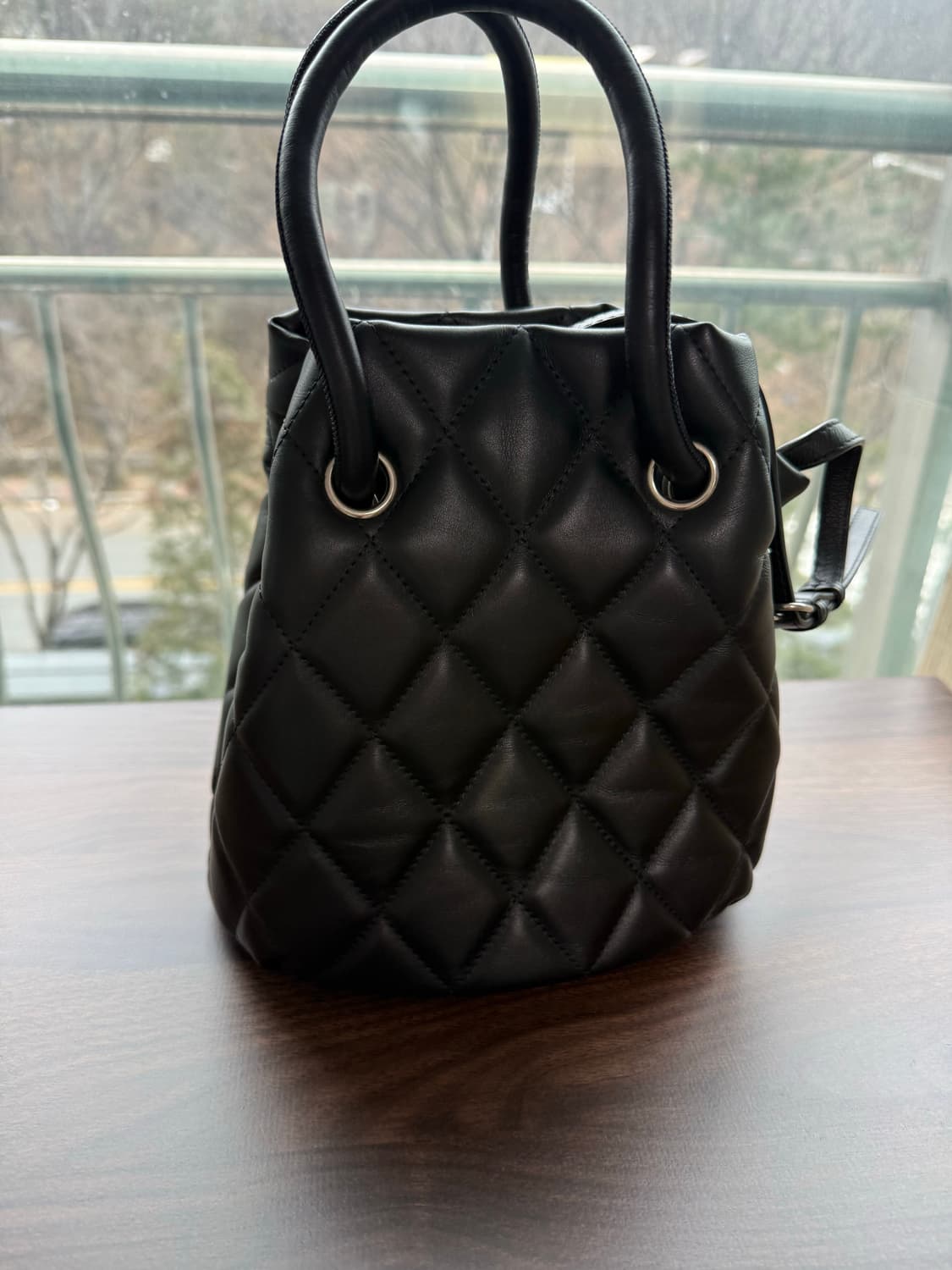 발렌시아가 버킷백 상품이미지4