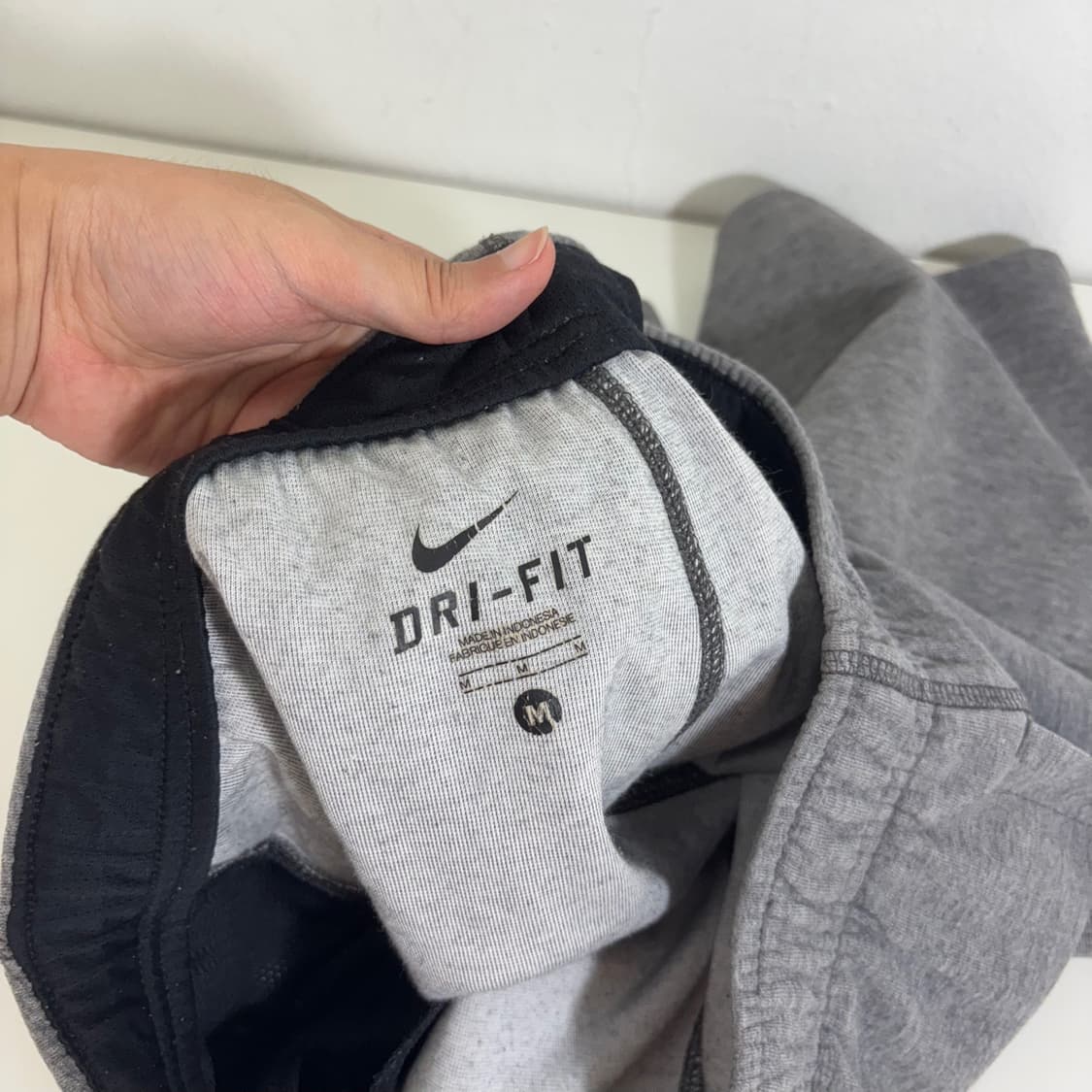 M 나이키 진그레이 DRI-FIT 스우시 트레이닝 반바지 상품이미지3