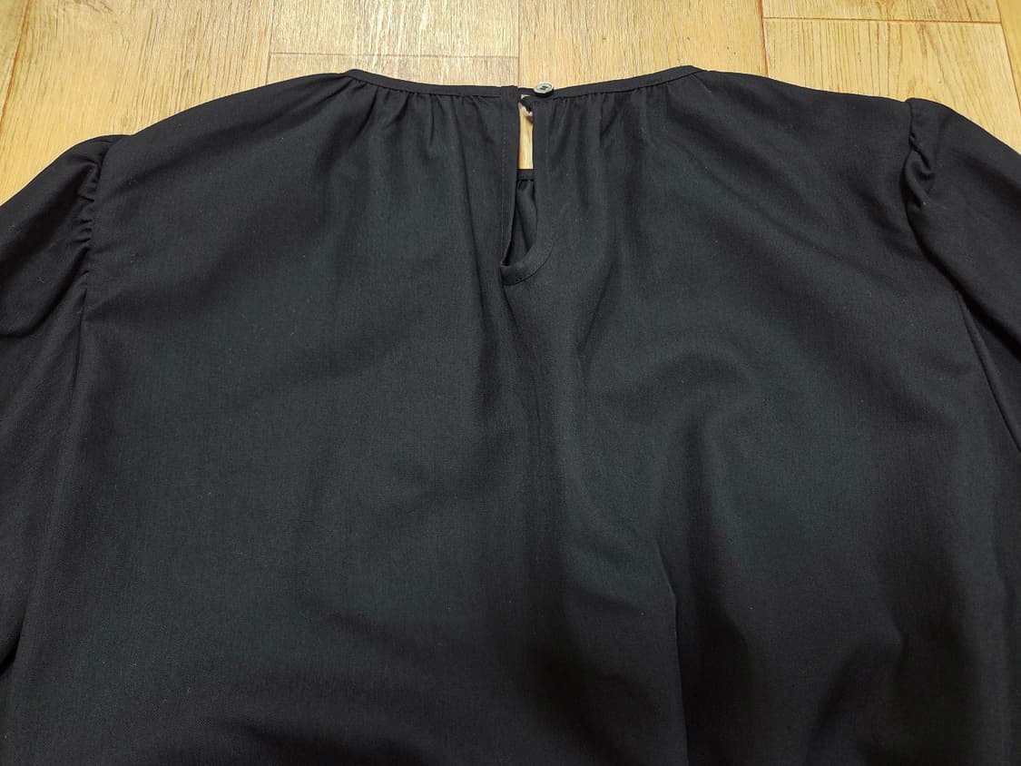 마이스(MAIS) 루즈핏 밴딩 셔링원피스 프리사이즈 새상품 상품이미지8