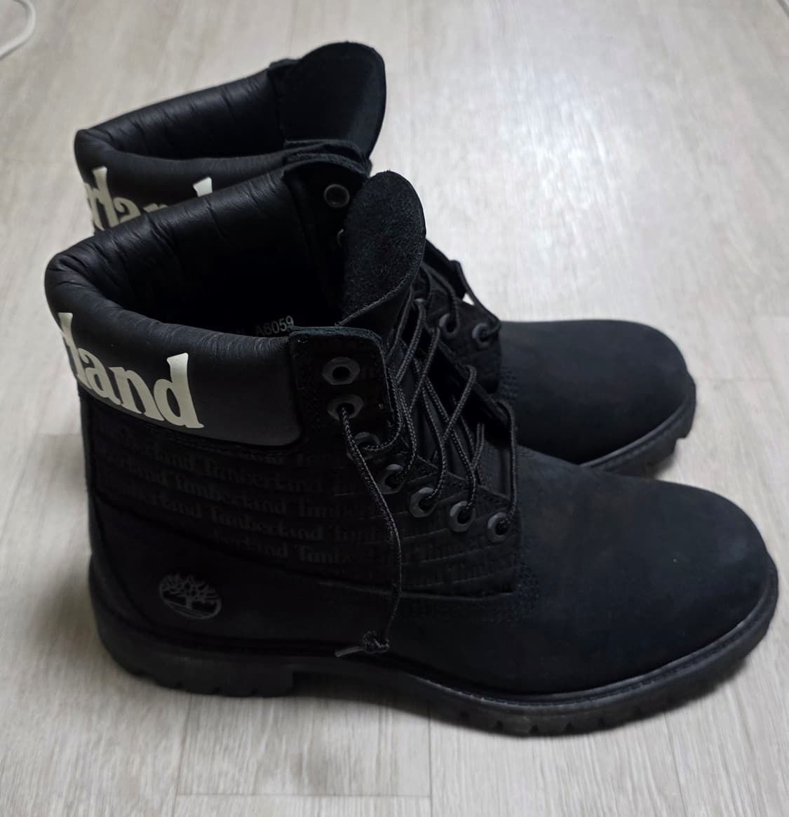 [265~270]팀버랜드 6인치 프리미엄 레터링 블랙 부츠 상품이미지2