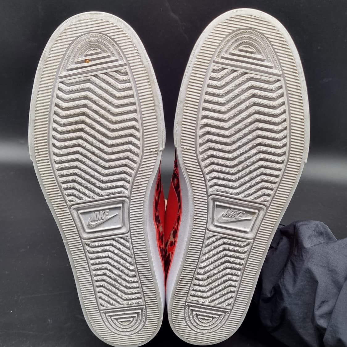 나이키 캔버스프린트 여성스니커즈240 상품이미지3