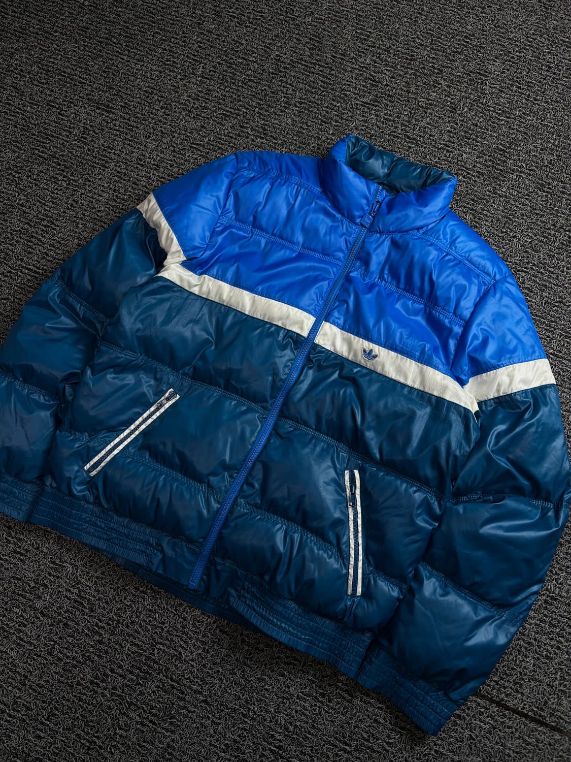 00s 아디다스 올드스쿨 유광 푸퍼 숏 패딩 점퍼 1520 상품이미지1