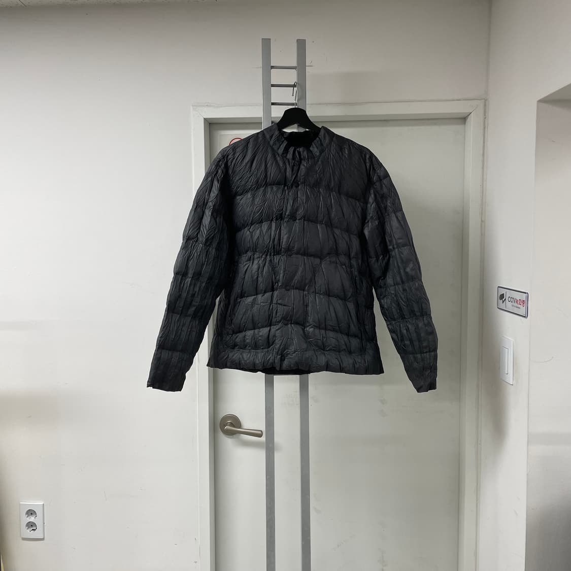 이세이미야케 맨 리버시블 패딩 블랙/그레이 2 상품이미지1