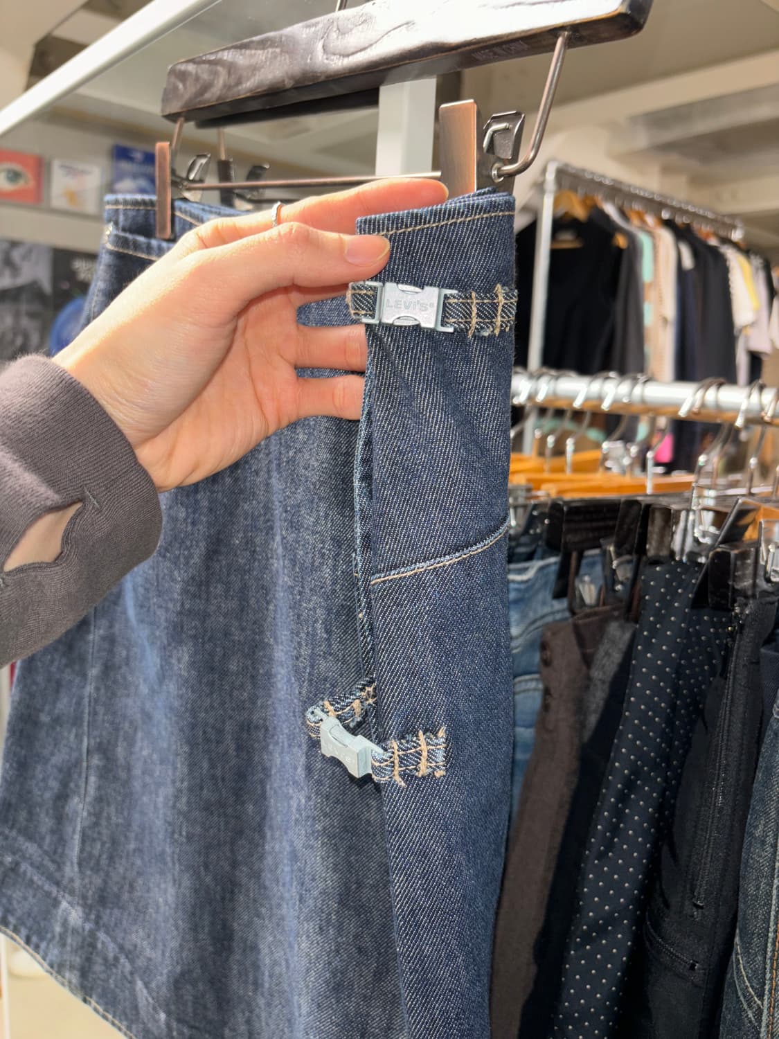 리바이스 엔지니어드 데님 랩스커트 상품이미지3