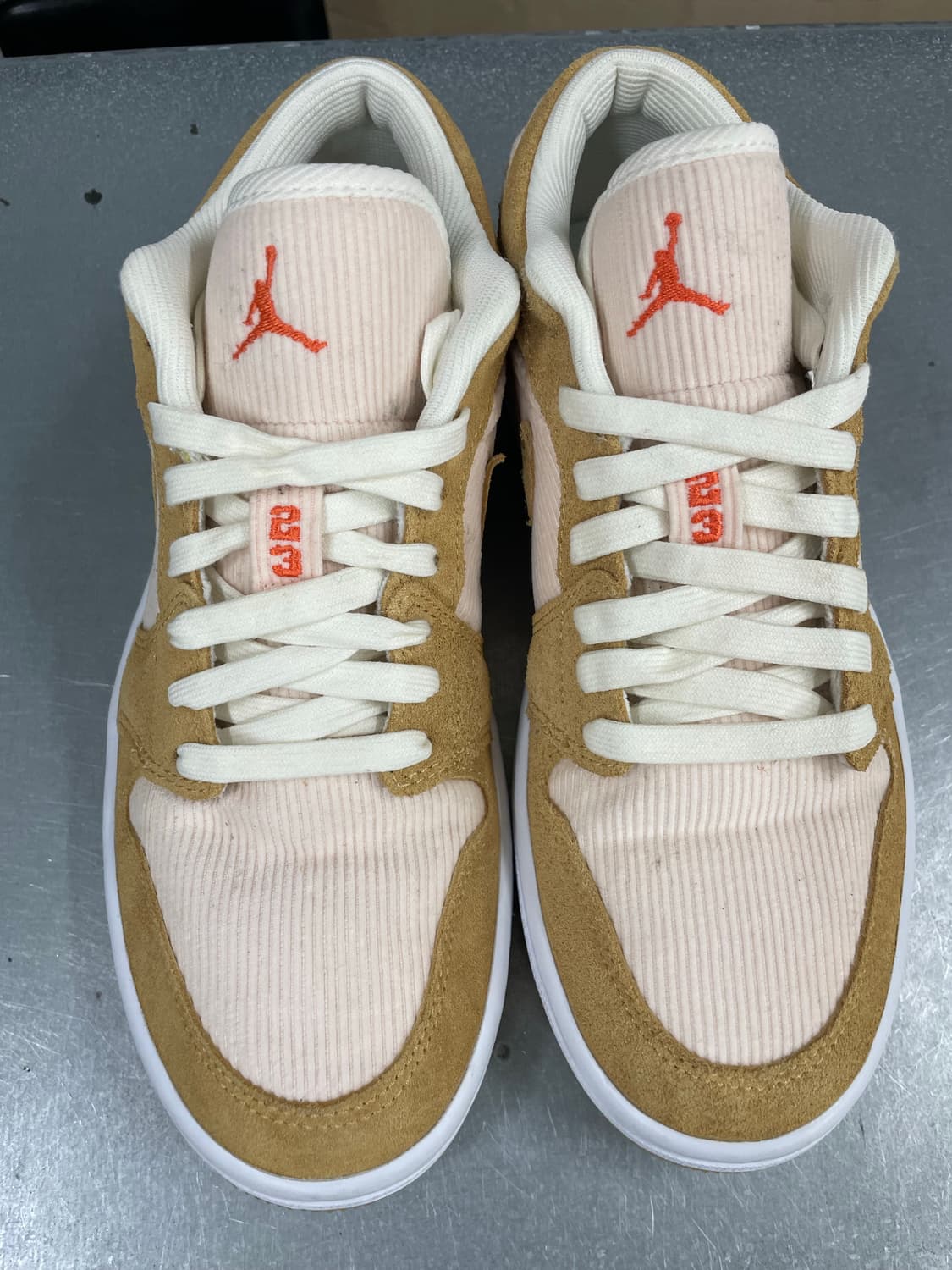 조던 1 로우 SE 코듀로이 탄 245 상품이미지5