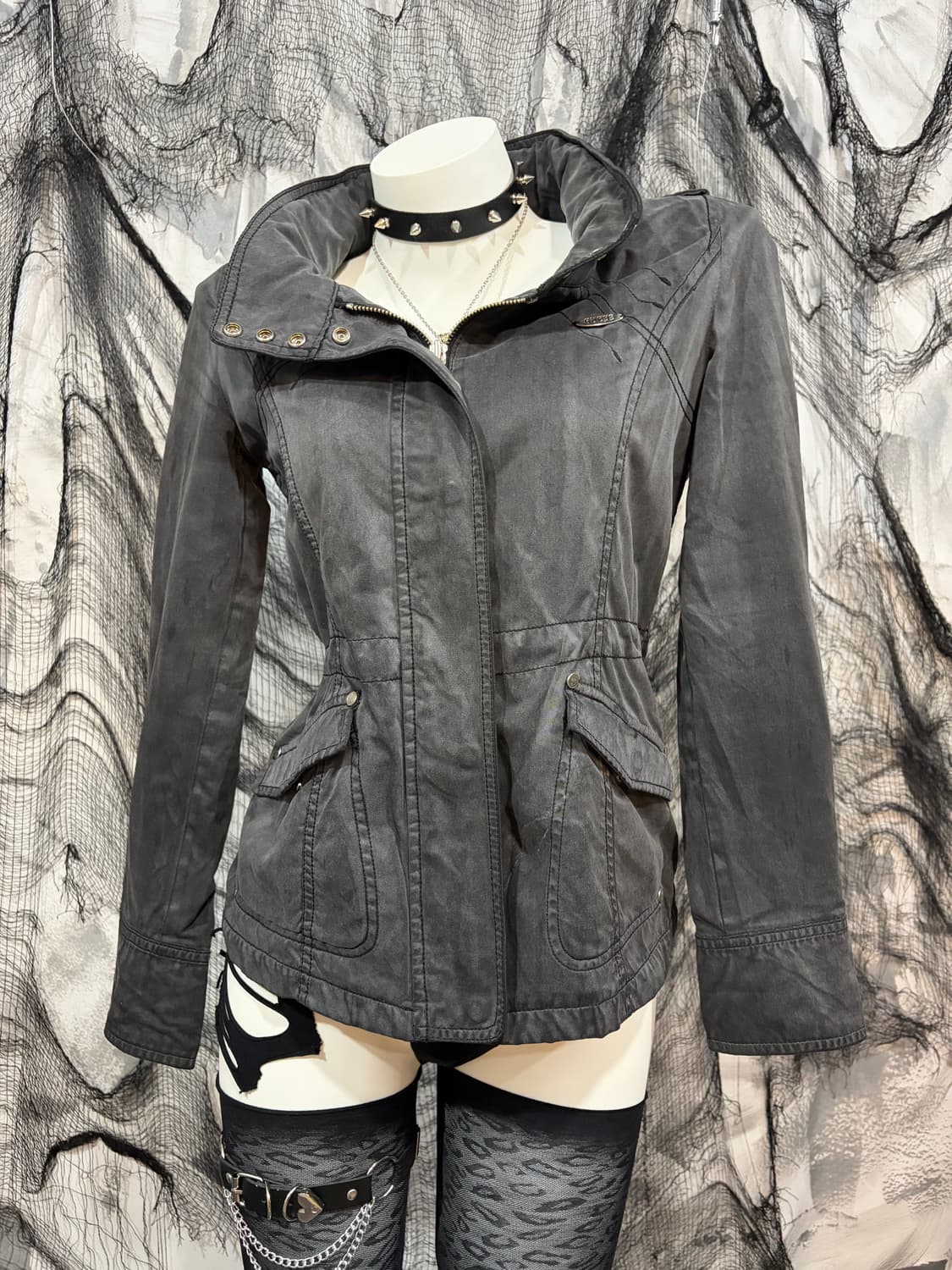 guess shirring back embroidery jacket 상품이미지7