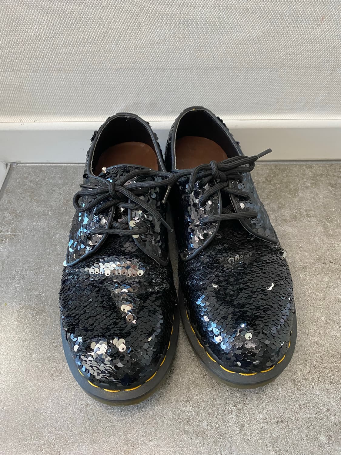 닥터마틴 스팽글 블랙 로우워커 38 상품이미지1