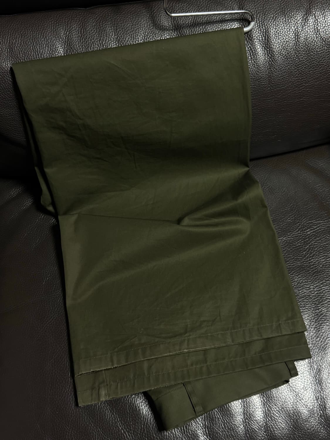 뷰자데 ISAAC TECH CHINO PANTS 카키 상품이미지4