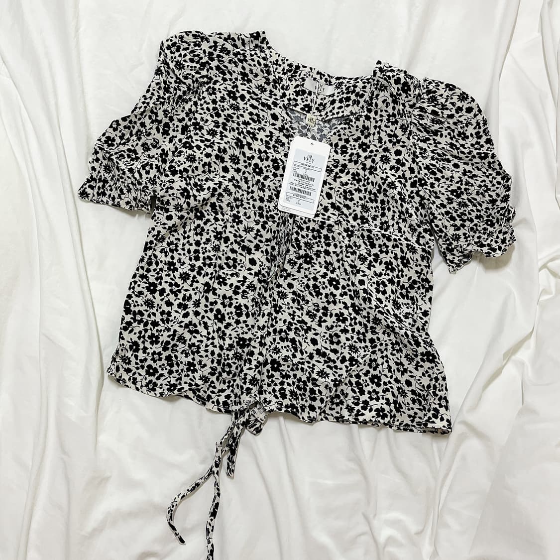 새상품 ) 임블리 플로랄 블라우스 상품이미지5