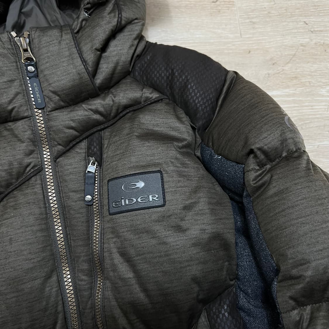 아이더 여성 아웃도어 덕다운 700 후드 패딩 점퍼 [브라운] M/95 상품이미지4