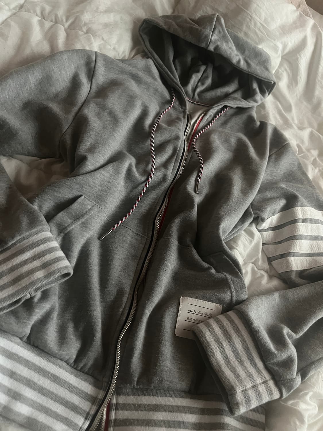 톰브라운 후드집업 상품이미지1