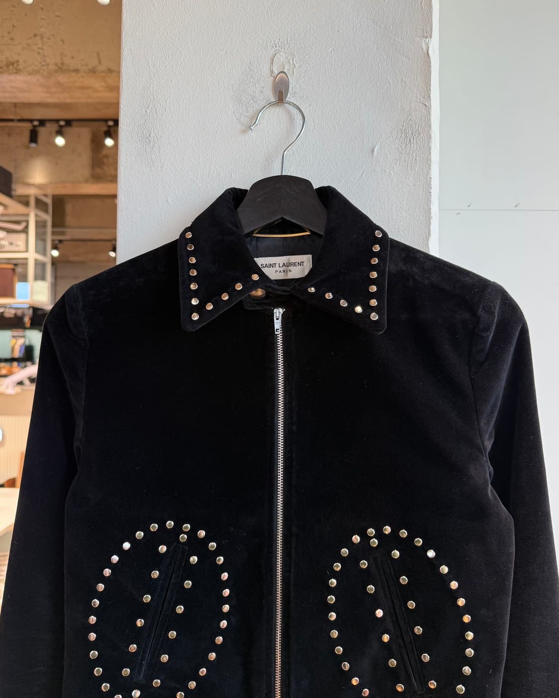 생로랑 블랙 벨벳 스터드 자켓  상품이미지3