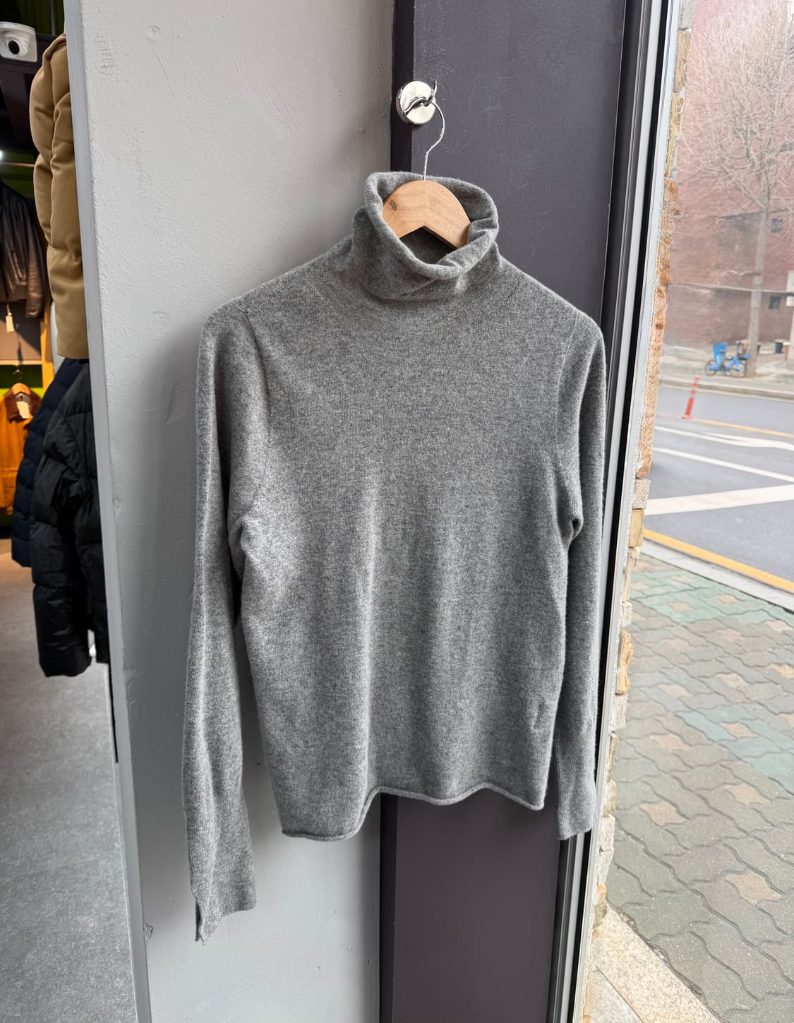 에토스 캐시미어 블랜딩 하이넥 니트 상품이미지3