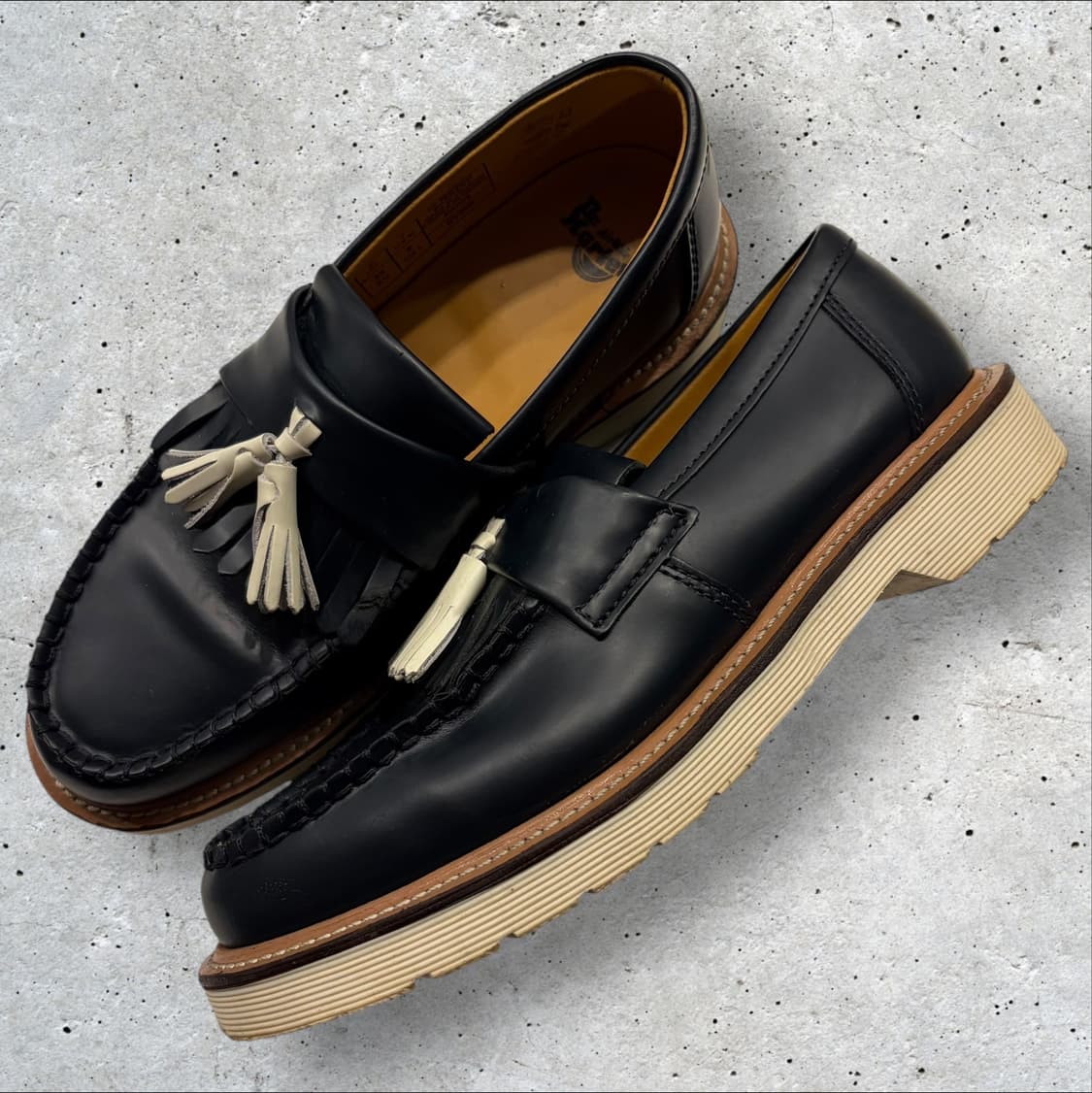 [250/us 7] 닥터마틴 태슬 로퍼 블랙 상품이미지1