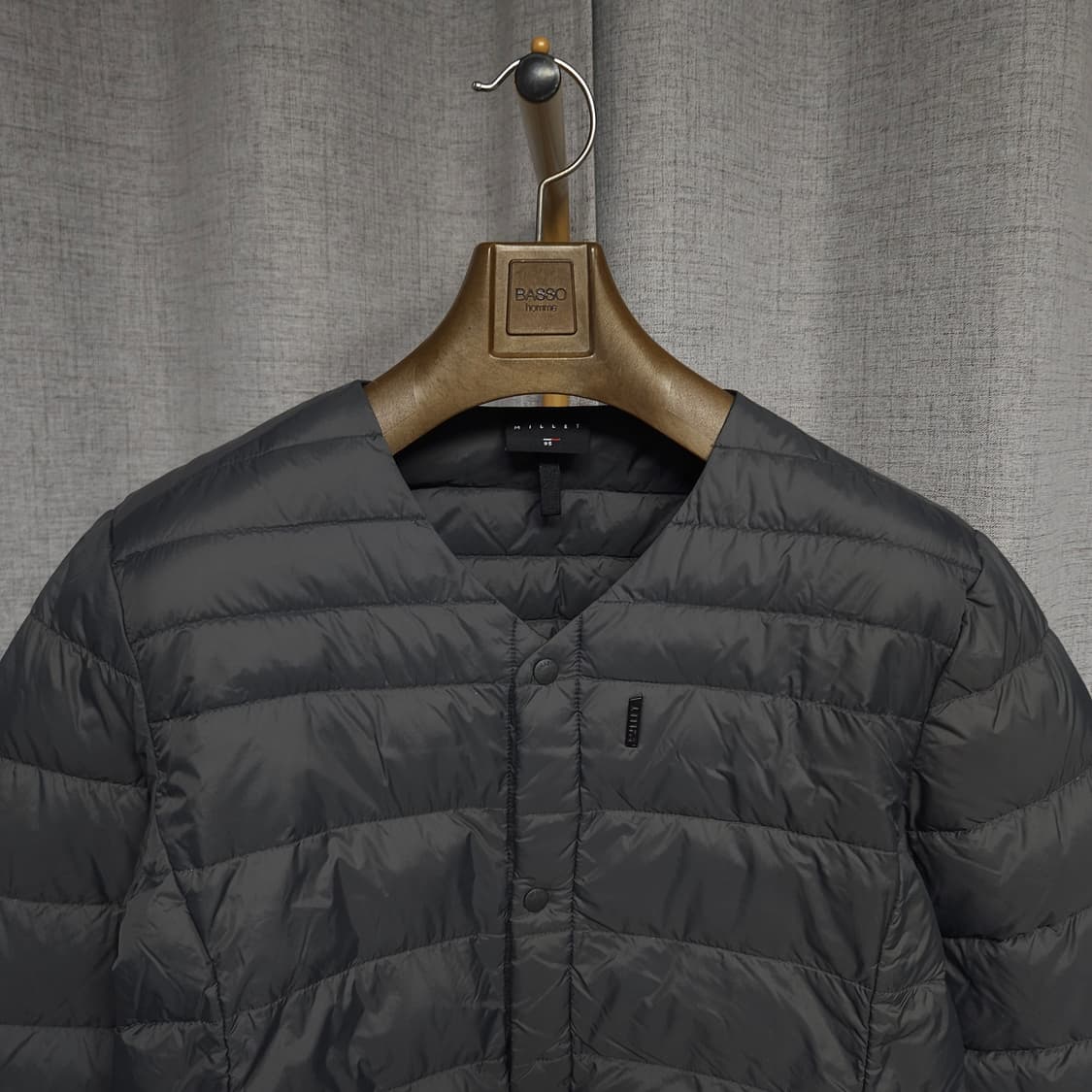 95 ) 밀레 남성 거위털 구스 브이넥 경량 패딩 차콜 상품이미지2