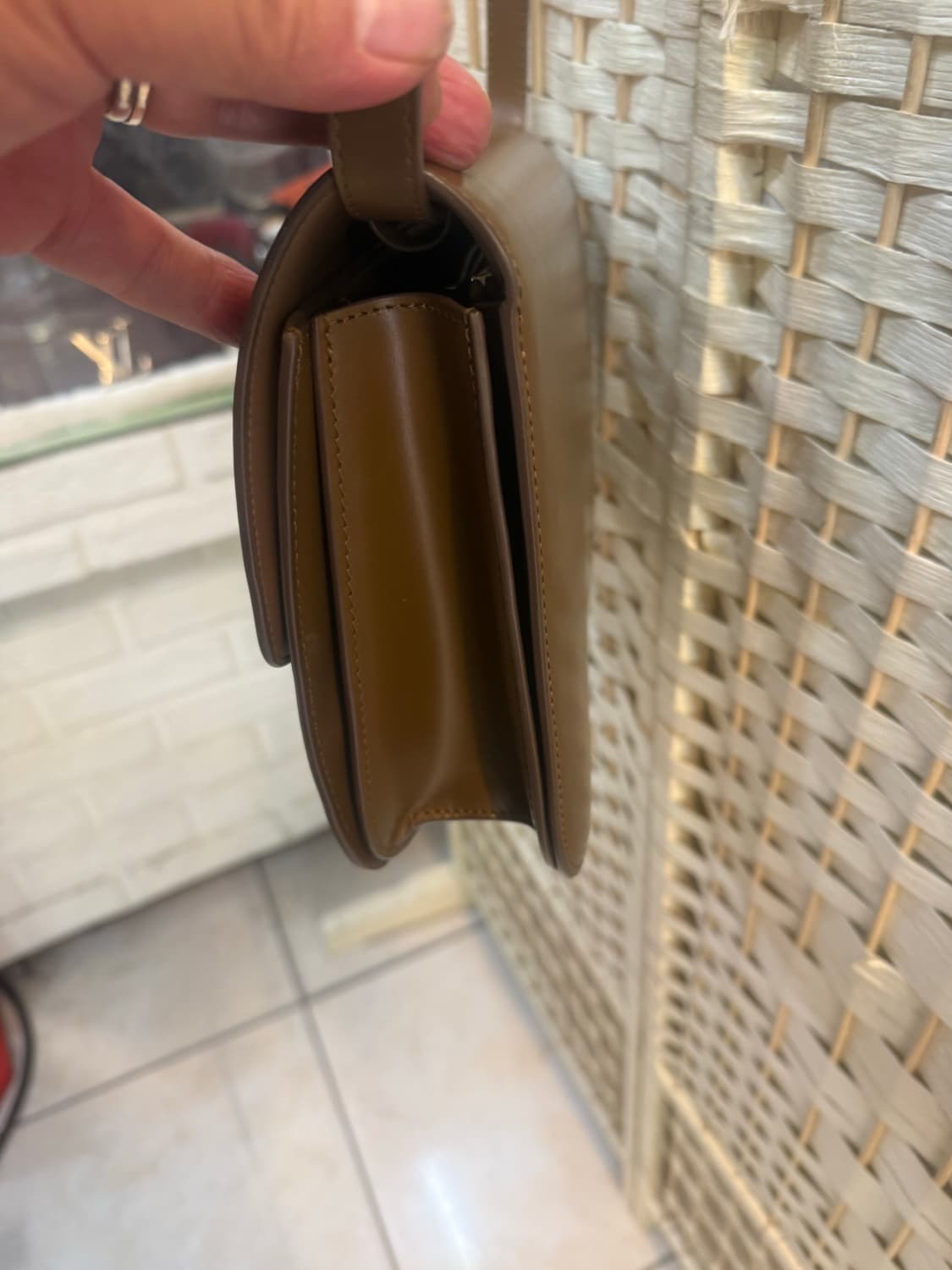 정품 셀린느 클래식박스 크로스백 팝니다 상품이미지2