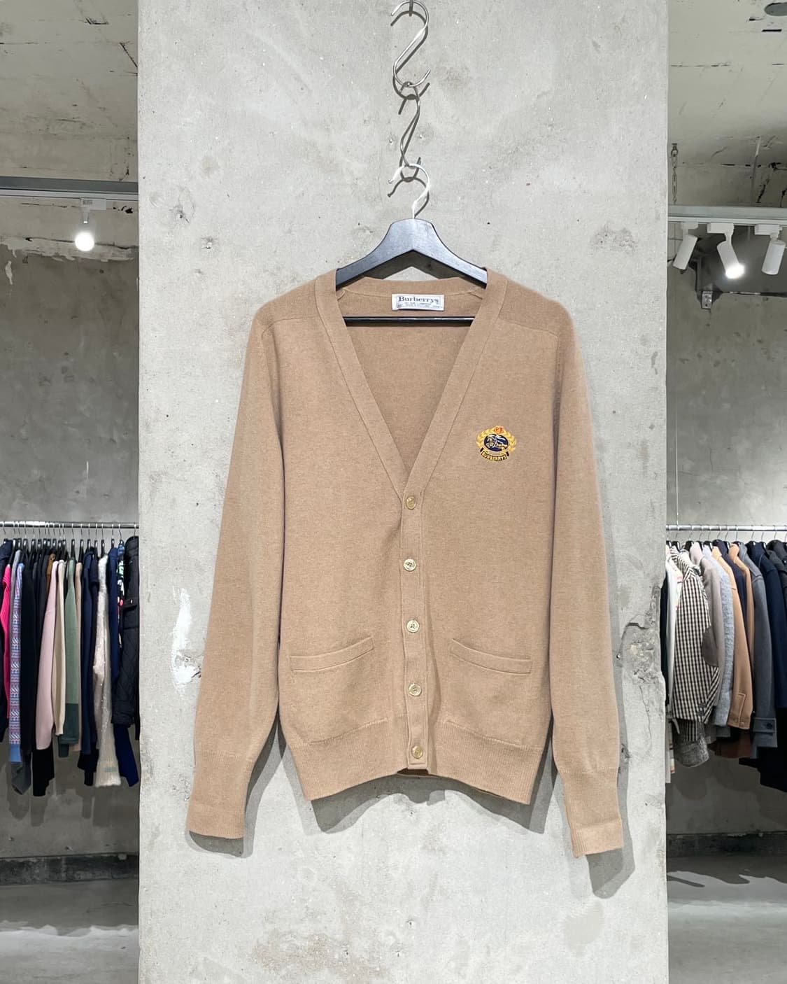 버버리 베이지 크래프트 로고 울 가디건 상품이미지1