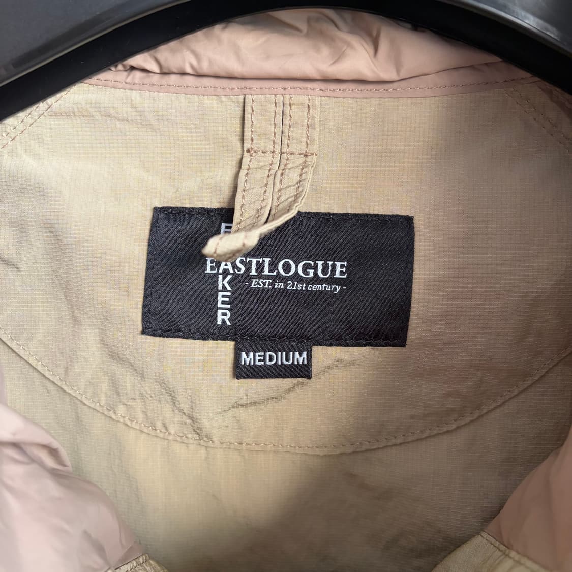 (M)이스트로그 x 비이커 덱 후드 파카 베이지 상품이미지4