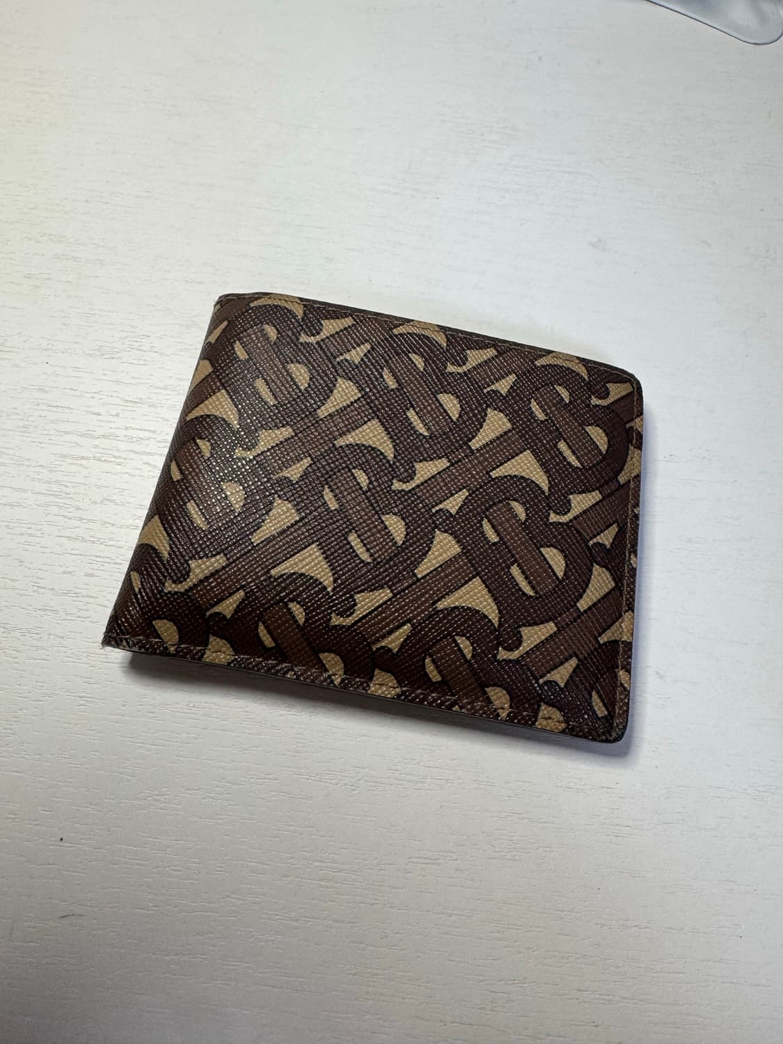 버버리 TB로고 모노그램 반지갑 상품이미지1